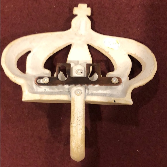 Adorable metal crown hooks - Picture 5 of 6